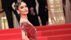 Cinta Laura Tampil Memukau dengan Kebaya Merah di Cannes 2025 | Pesona Budaya Indonesia Mendunia